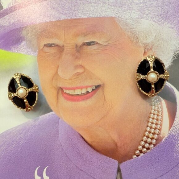 💰3/$15💰1980's Black gold & faux pearl clip-on statement earrings - Picture 6 of 10